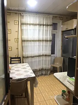 Satılır 3 otaqlı köhnə tikili 100 m²