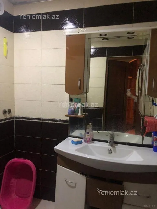 Satılır 3 otaqlı köhnə tikili 100 m²