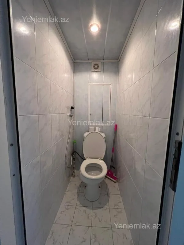 Satılır 4 otaqlı köhnə tikili 105 m²