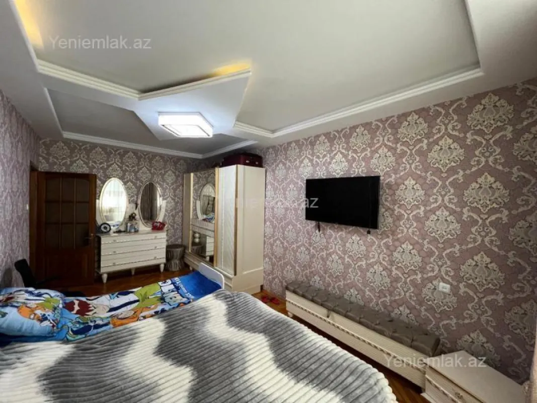 Satılır 4 otaqlı köhnə tikili 105 m²