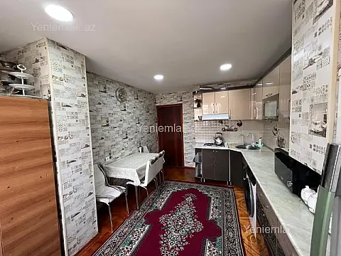 Satılır 4 otaqlı köhnə tikili 105 m²