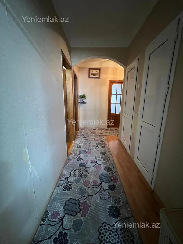 Satılır 4 otaqlı köhnə tikili 105 m²