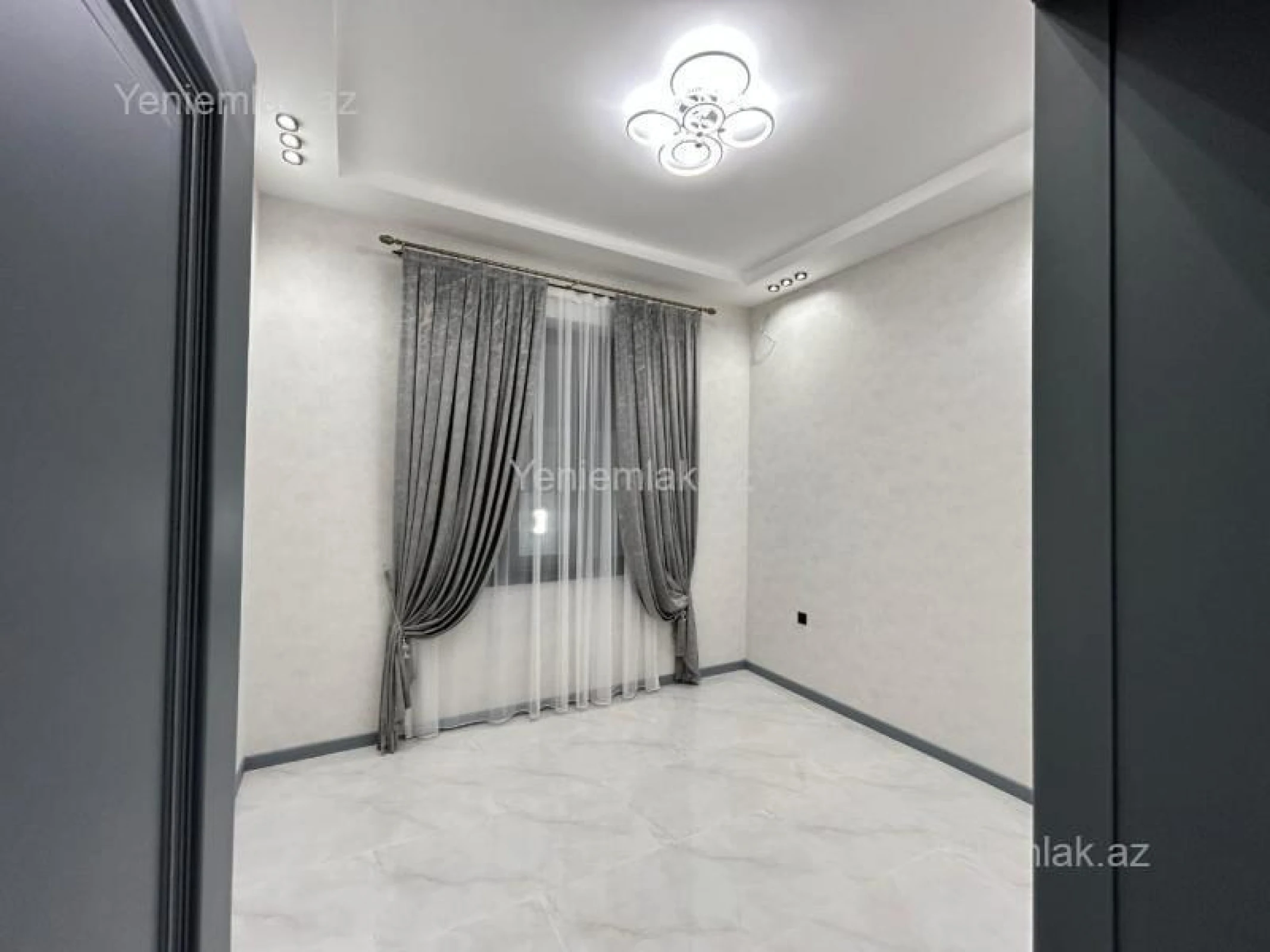 Satılır 5 otaqlı həyət evi 250 m²