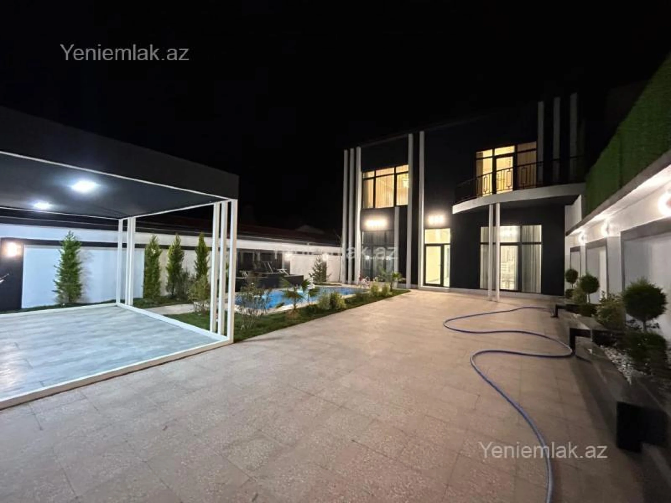 Satılır 5 otaqlı həyət evi 250 m²