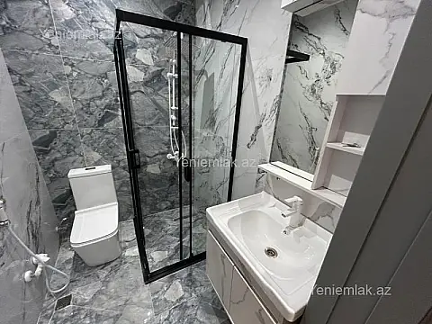 Satılır 5 otaqlı həyət evi 250 m²