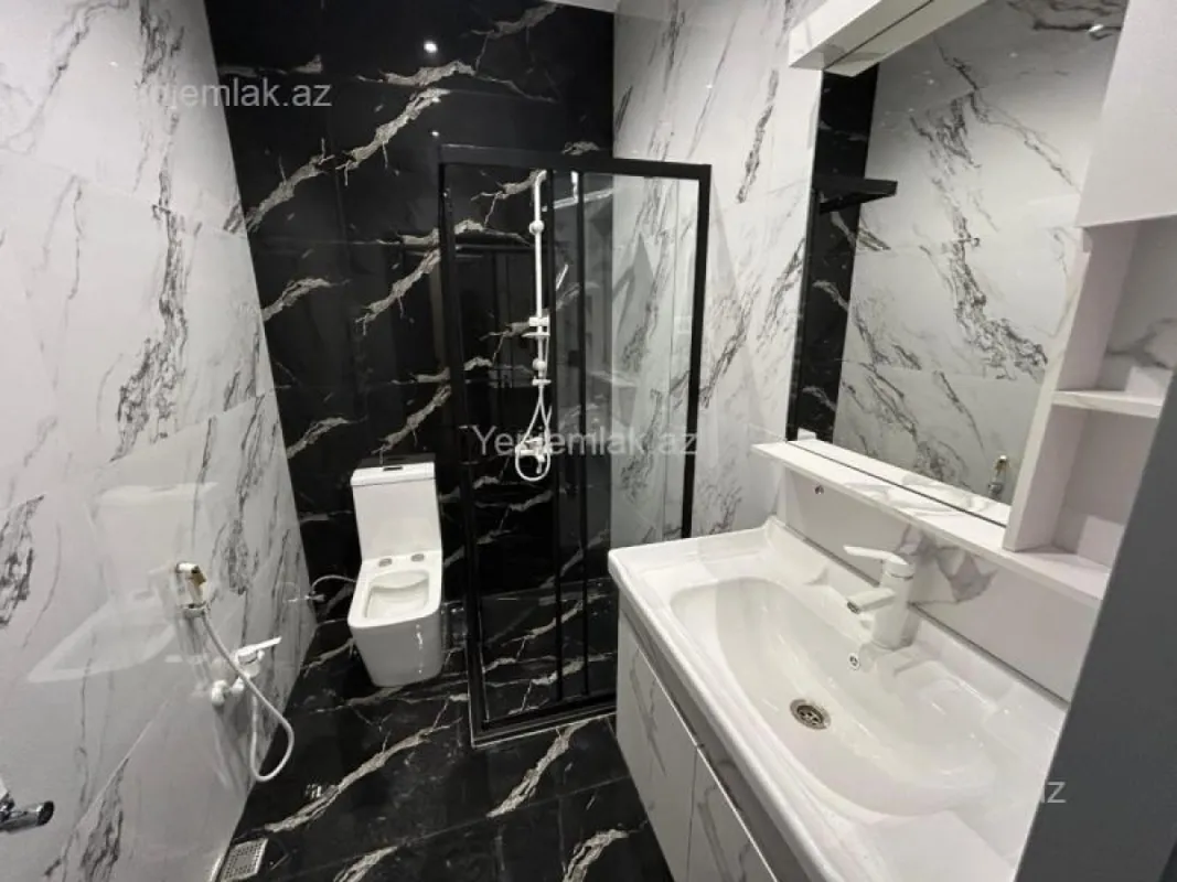 Satılır 5 otaqlı həyət evi 250 m²