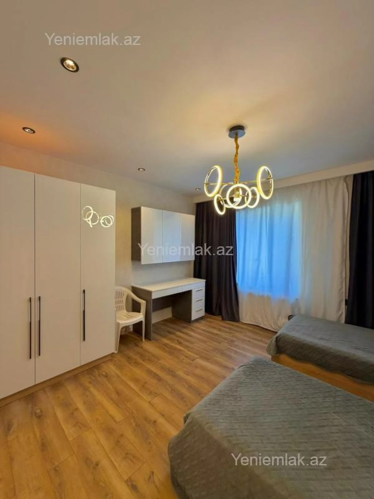 Satılır 6 otaqlı həyət evi 220 m²