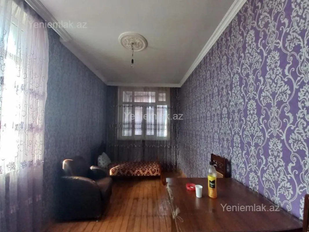 Satılır 1 otaqlı köhnə tikili 37 m²