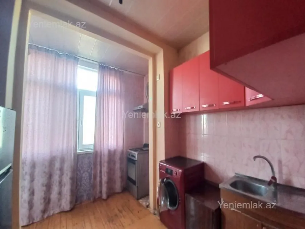 Satılır 1 otaqlı köhnə tikili 37 m²