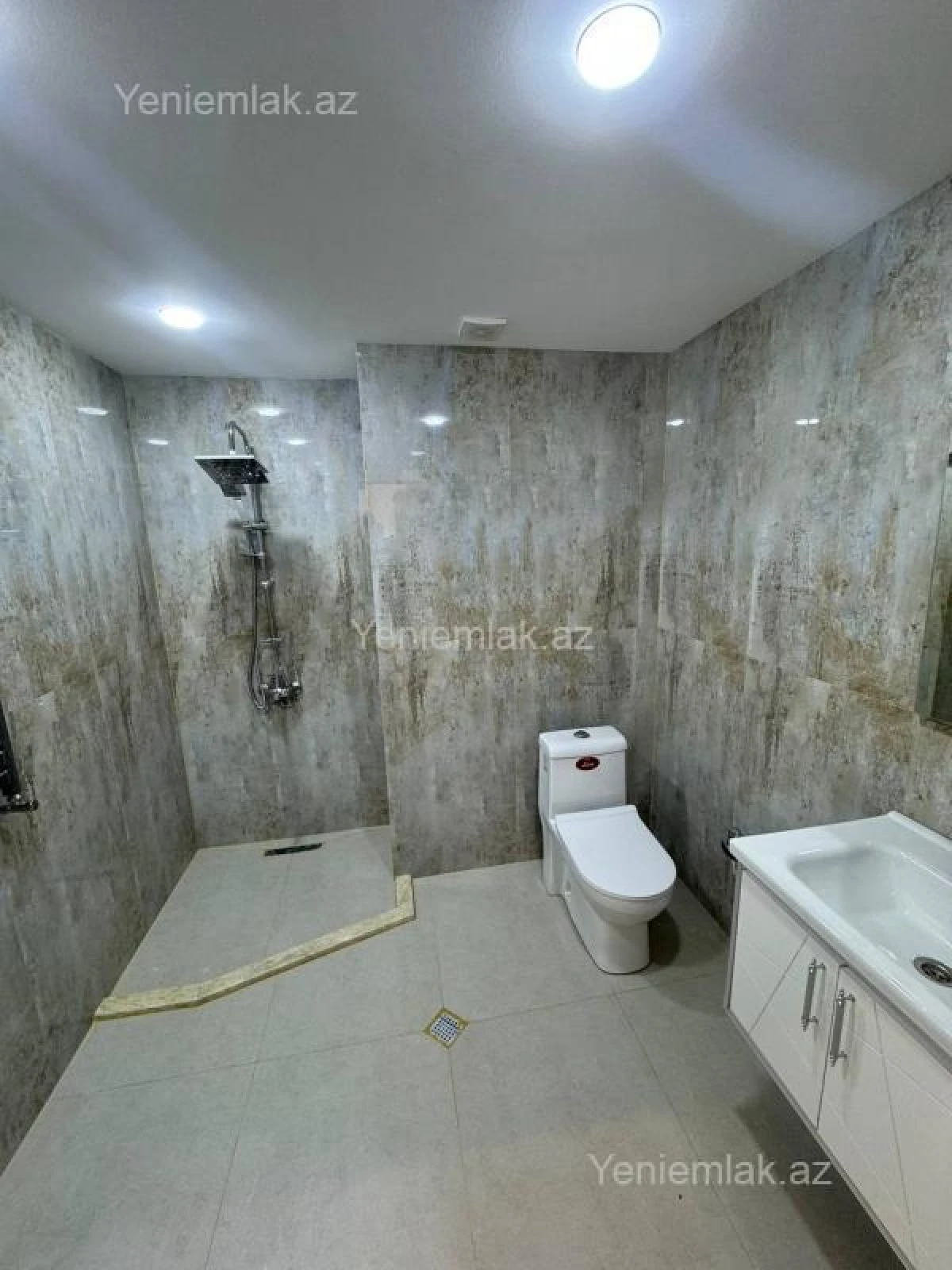 Satılır 3 otaqlı yeni tikili 84 m²