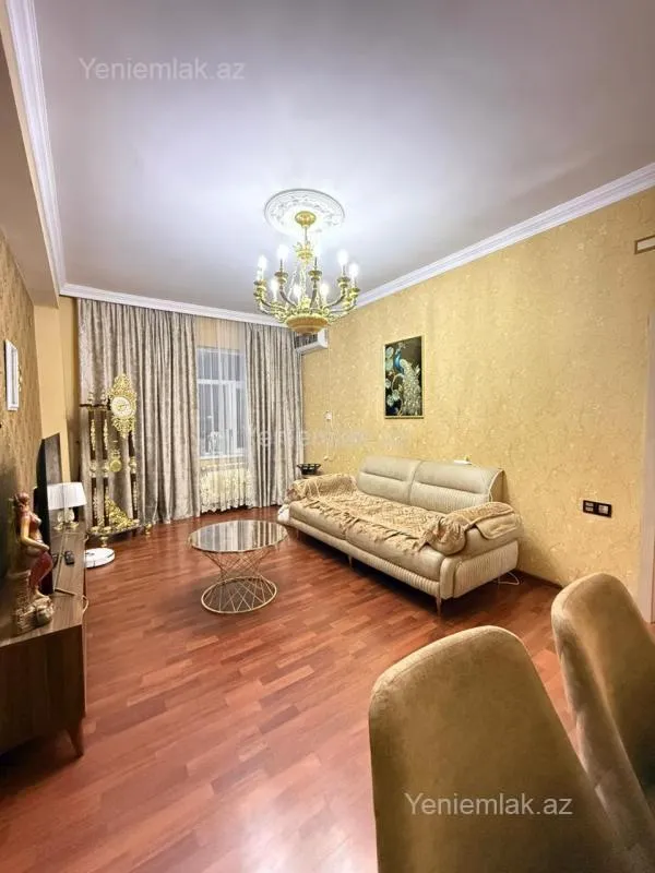 Satılır 3 otaqlı yeni tikili 70 m²