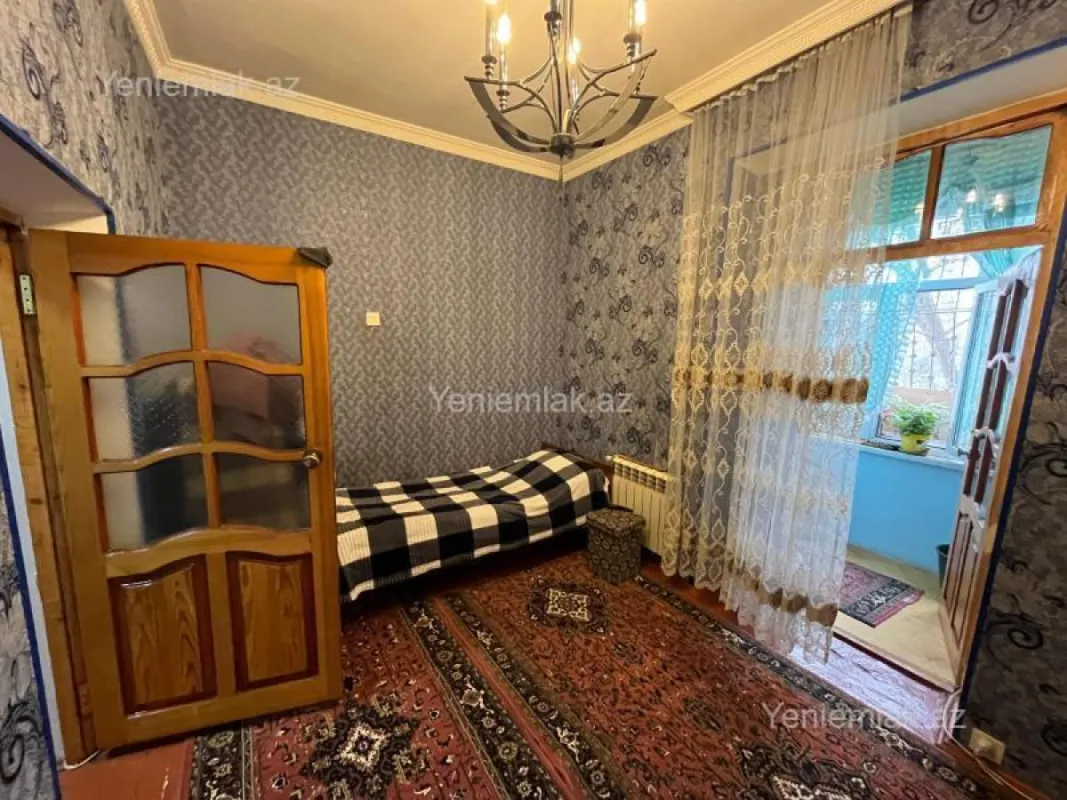 Satılır 3 otaqlı köhnə tikili 70 m²