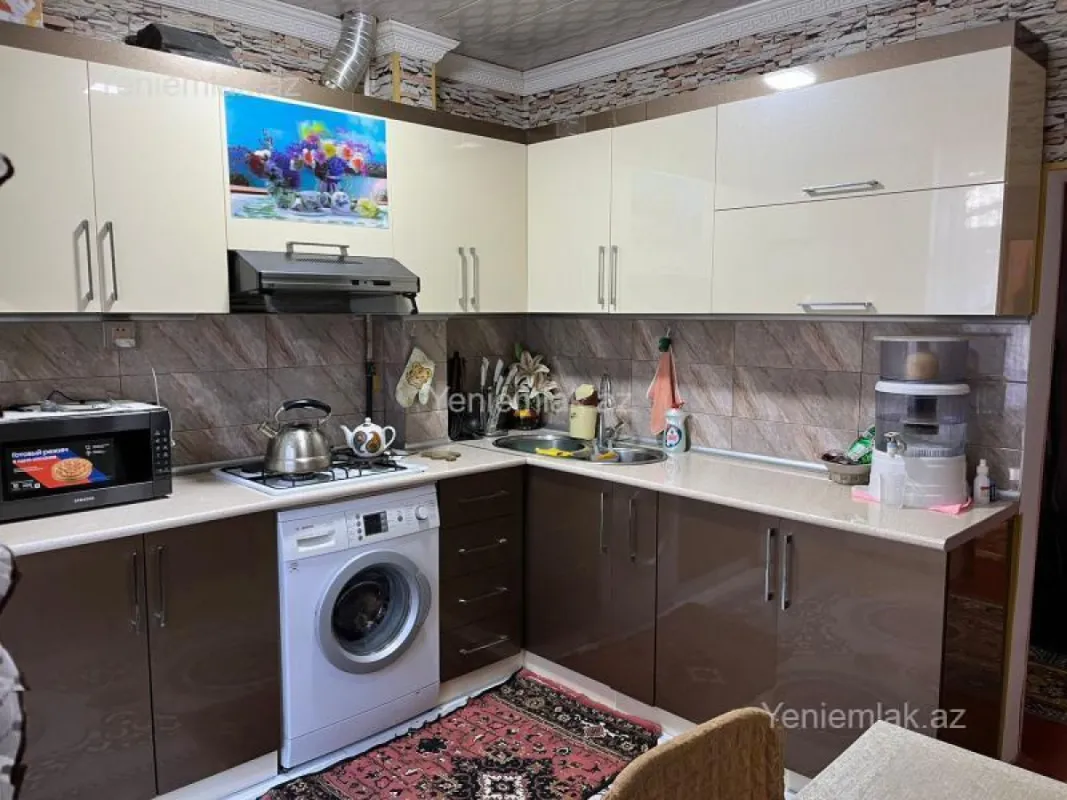 Satılır 3 otaqlı köhnə tikili 70 m²