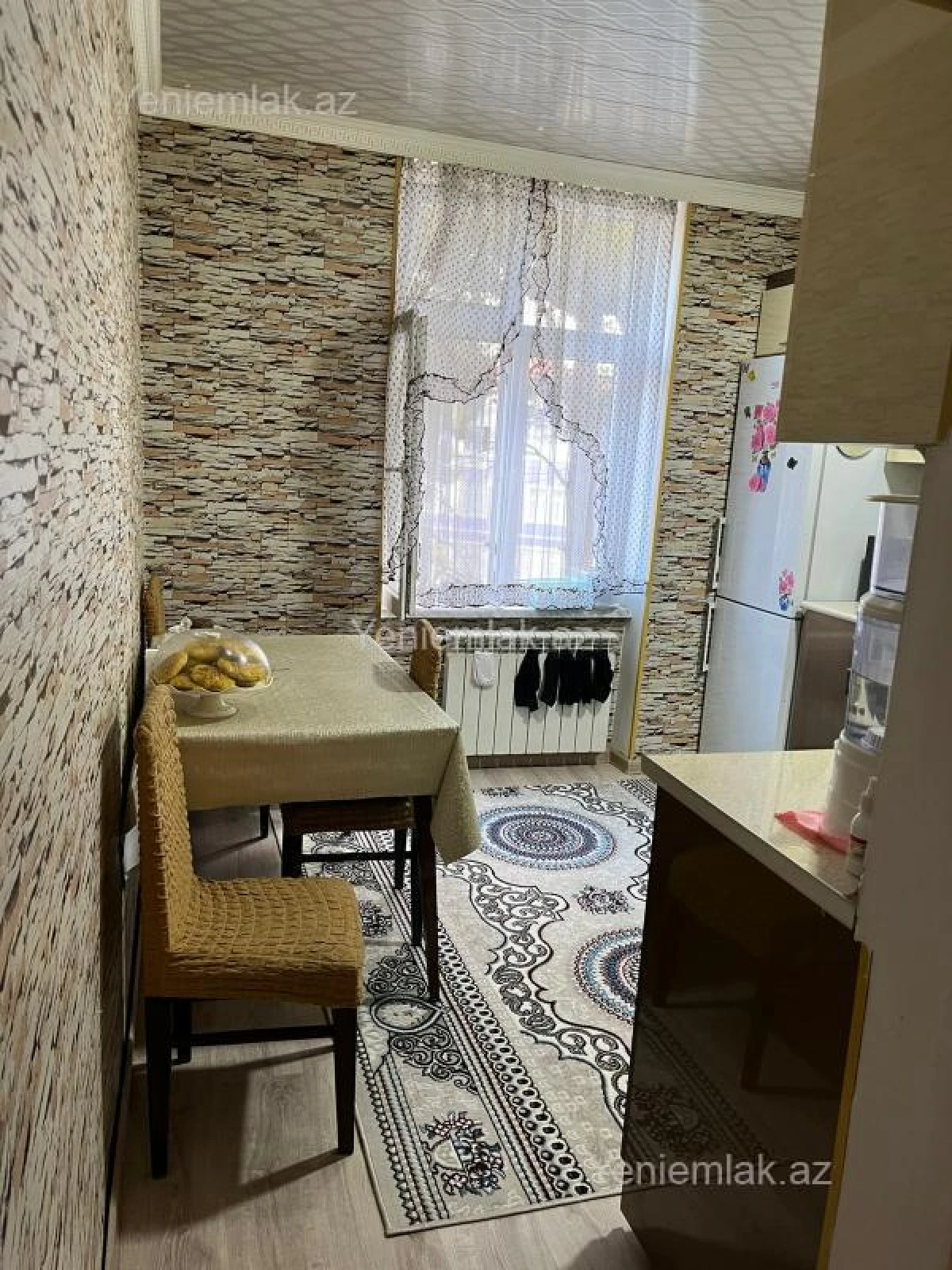 Satılır 3 otaqlı köhnə tikili 70 m²