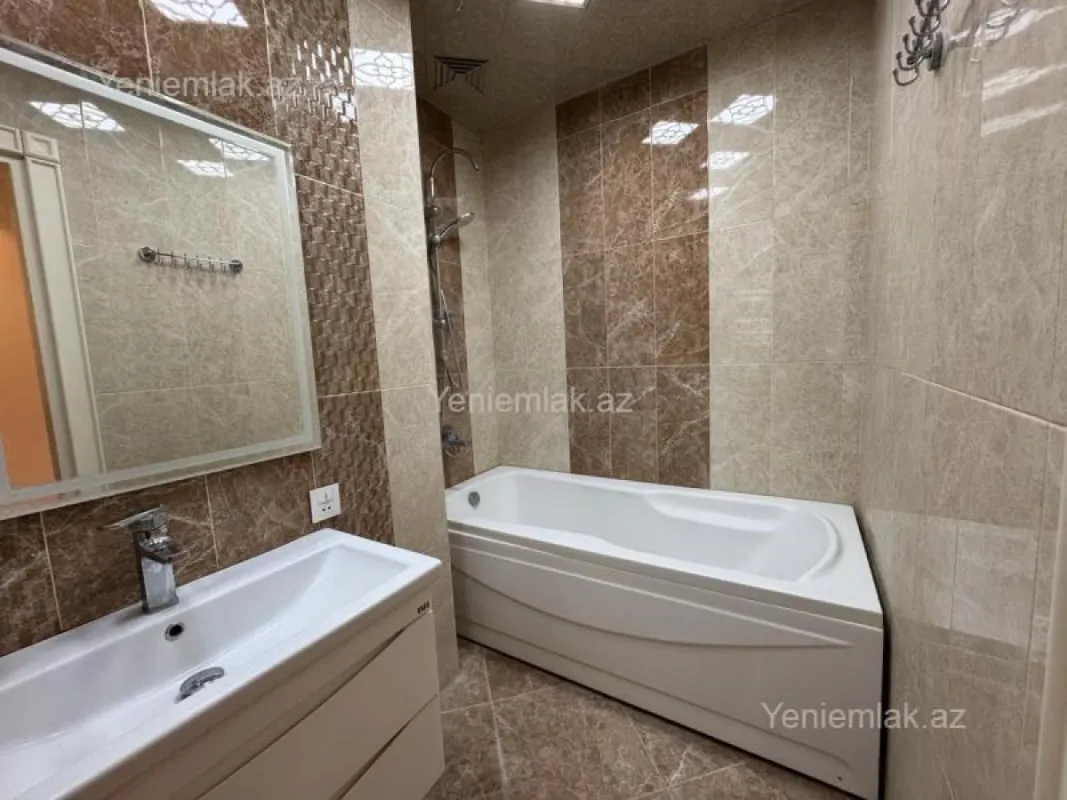 Satılır 3 otaqlı yeni tikili 138 m²