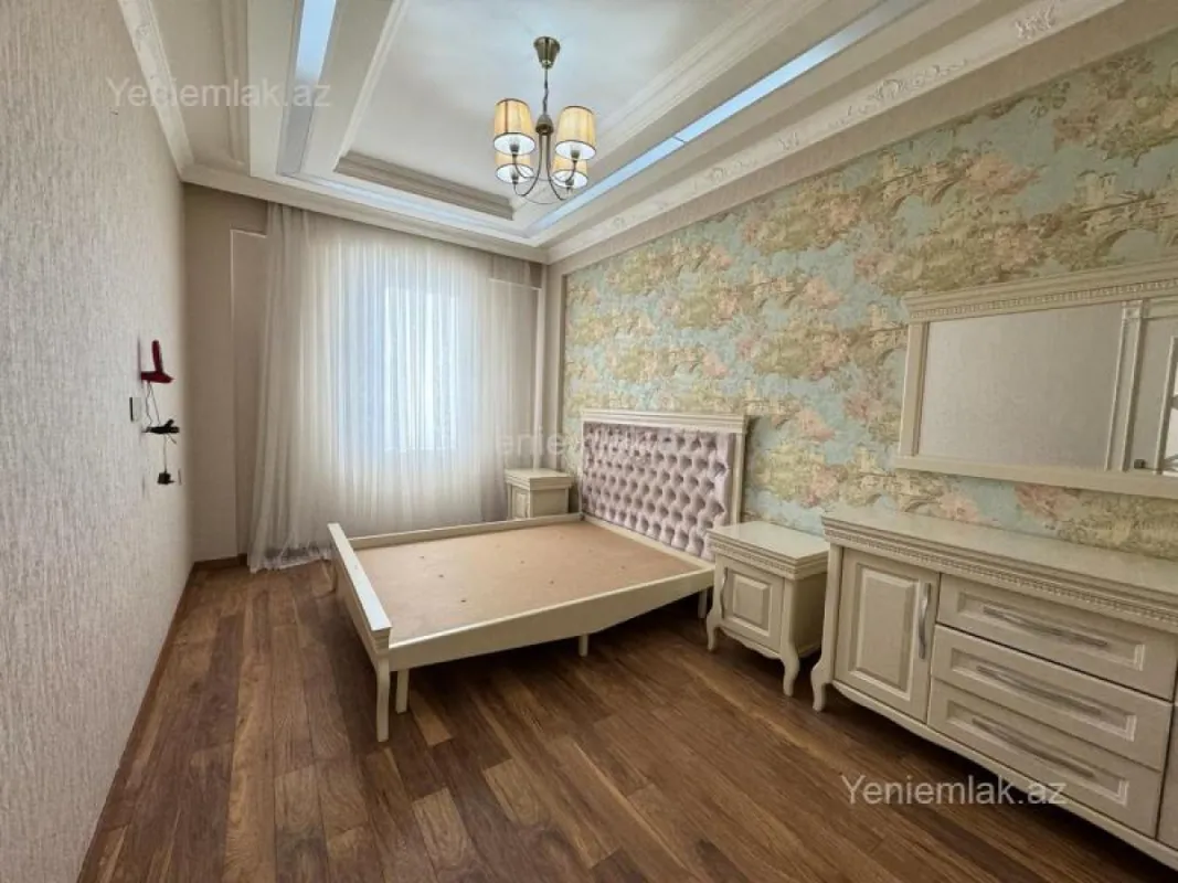 Satılır 3 otaqlı yeni tikili 138 m²