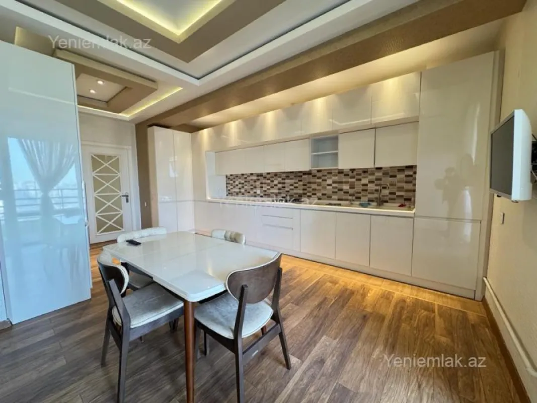 Satılır 3 otaqlı yeni tikili 138 m²