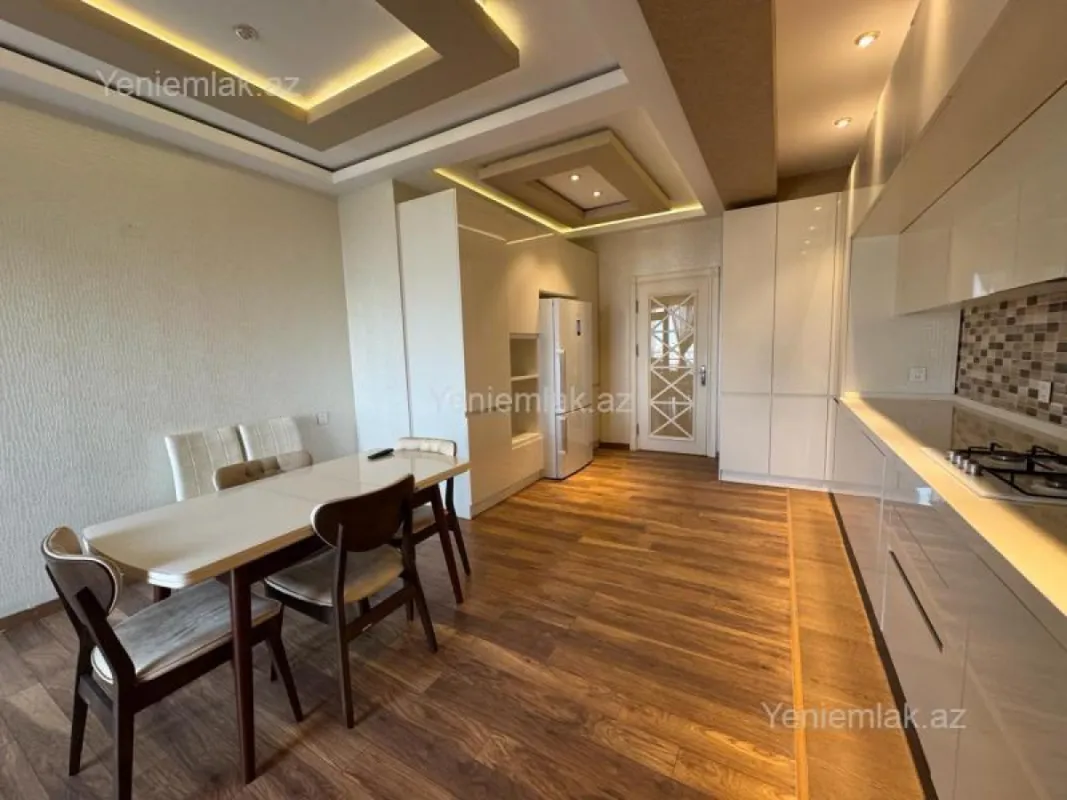 Satılır 3 otaqlı yeni tikili 138 m²