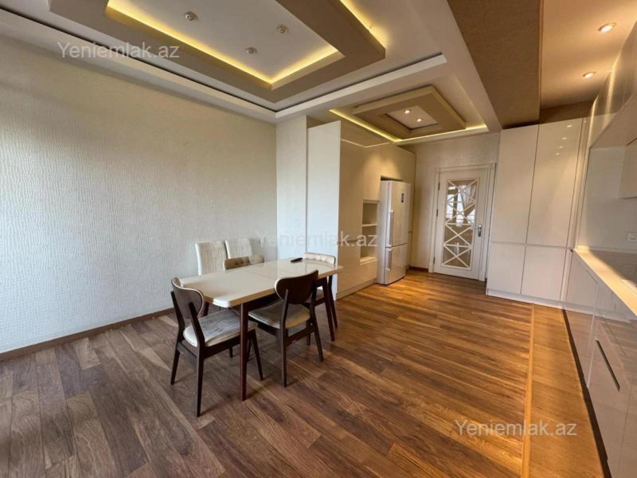 Satılır 3 otaqlı yeni tikili 138 m²