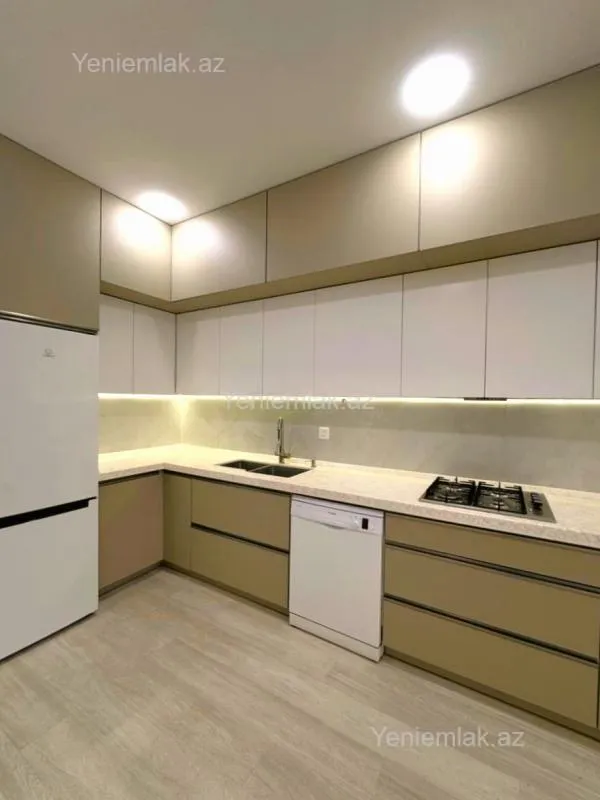 Satılır 3 otaqlı yeni tikili 140 m²