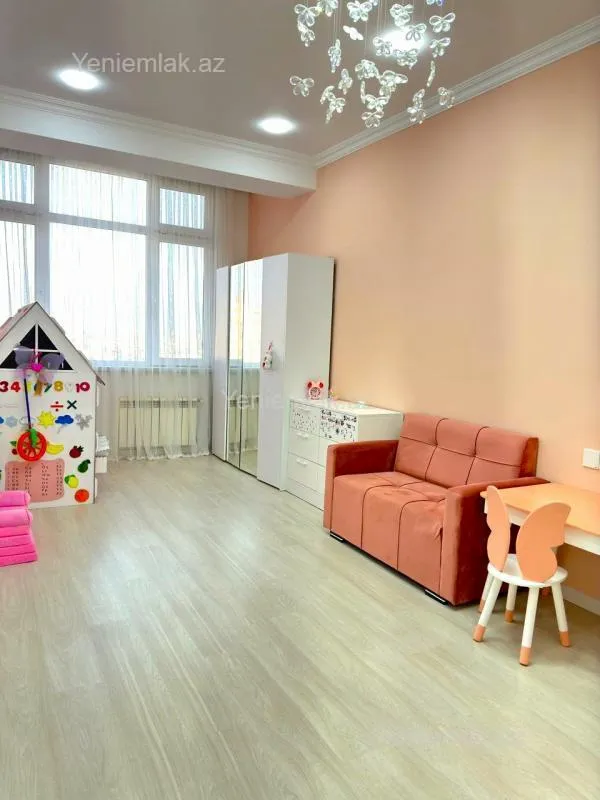 Satılır 3 otaqlı yeni tikili 140 m²