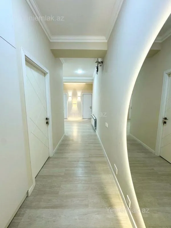 Satılır 3 otaqlı yeni tikili 140 m²