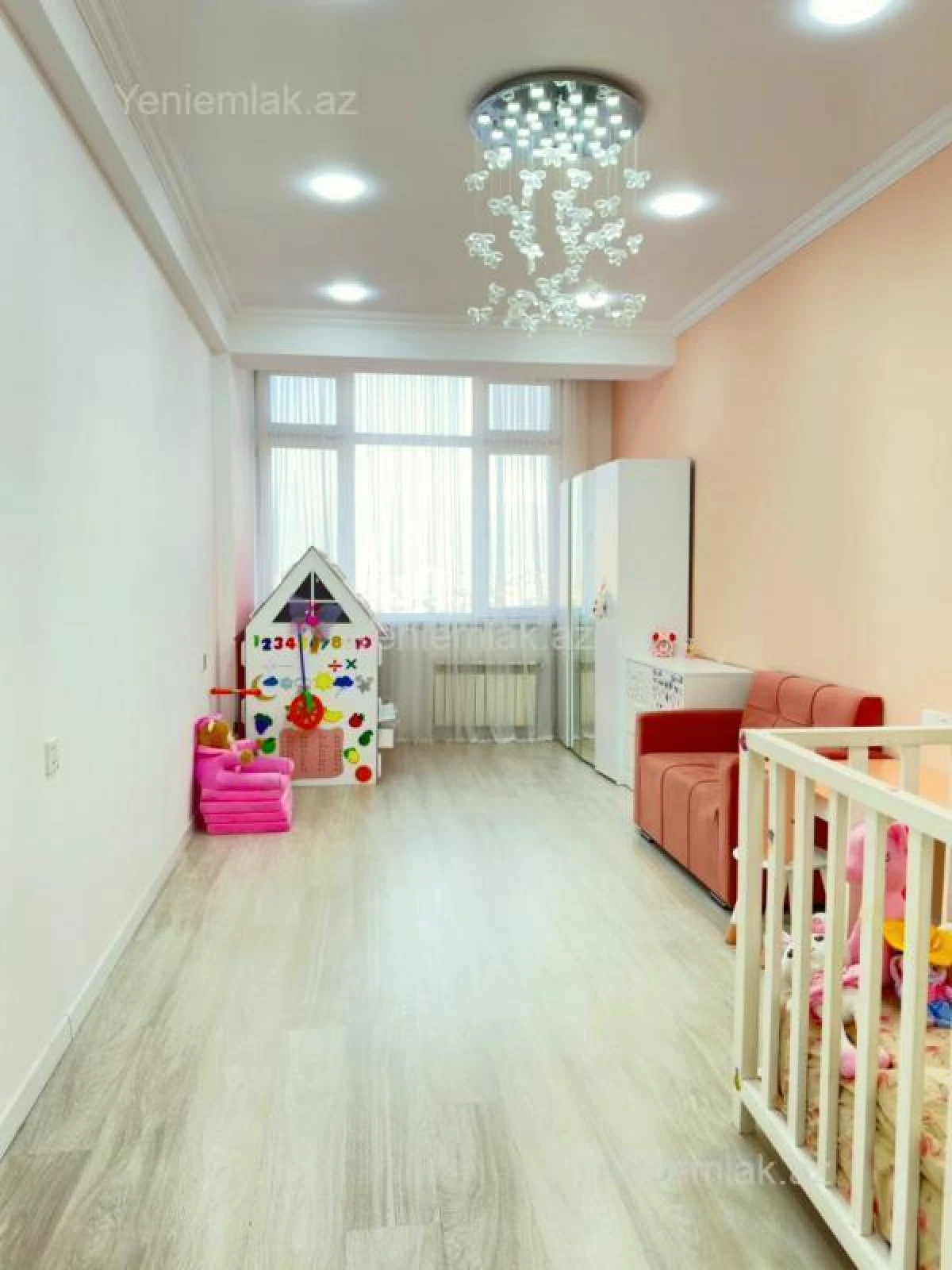 Satılır 3 otaqlı yeni tikili 140 m²