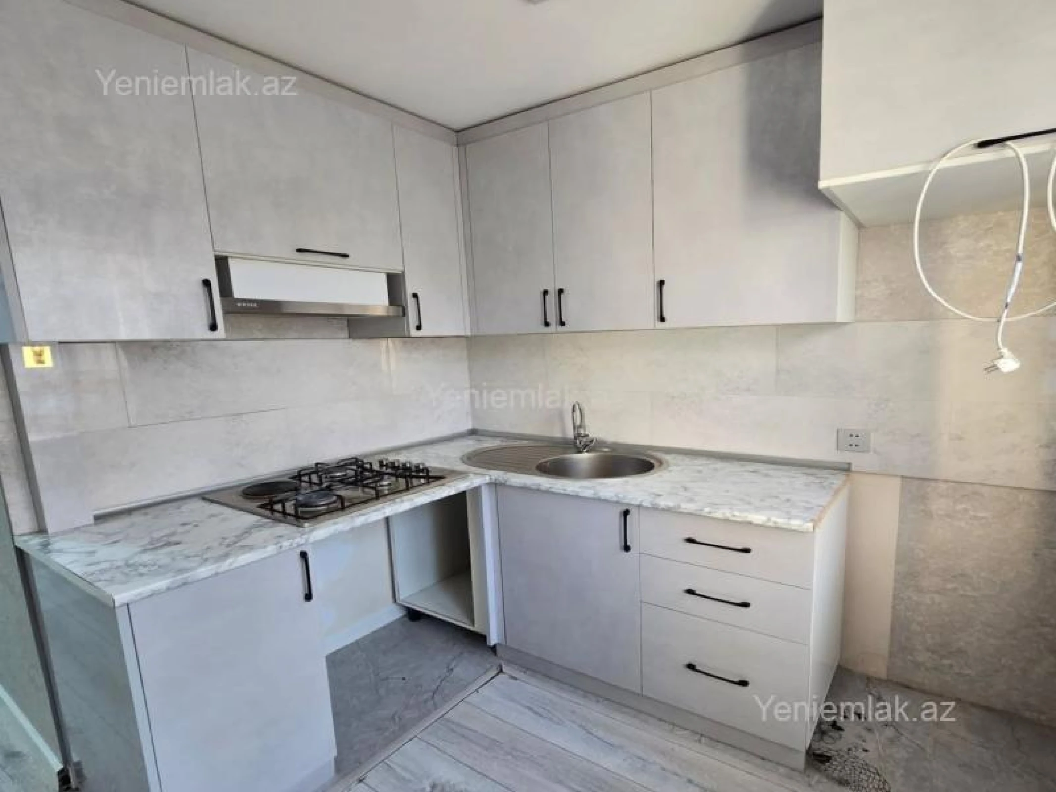 Satılır 1 otaqlı köhnə tikili 33 m²