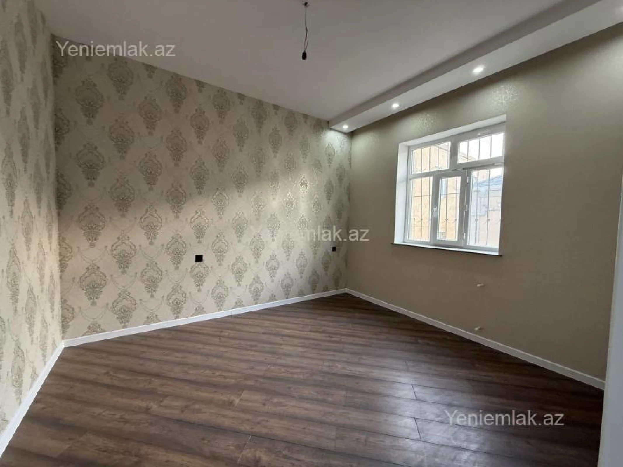 Satılır 4 otaqlı həyət evi 200 m²