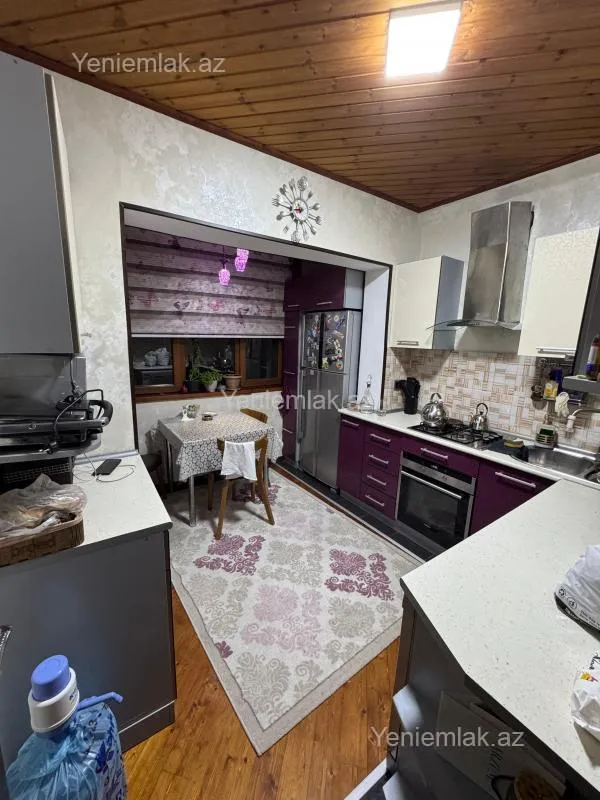 Satılır 4 otaqlı köhnə tikili 105 m²