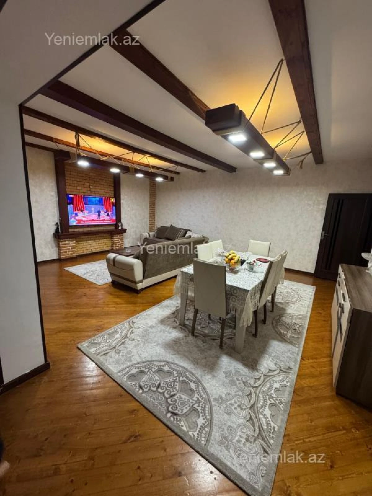Satılır 4 otaqlı köhnə tikili 105 m²