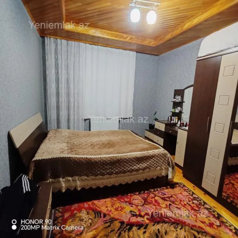 Satılır 4 otaqlı həyət evi 135 m²