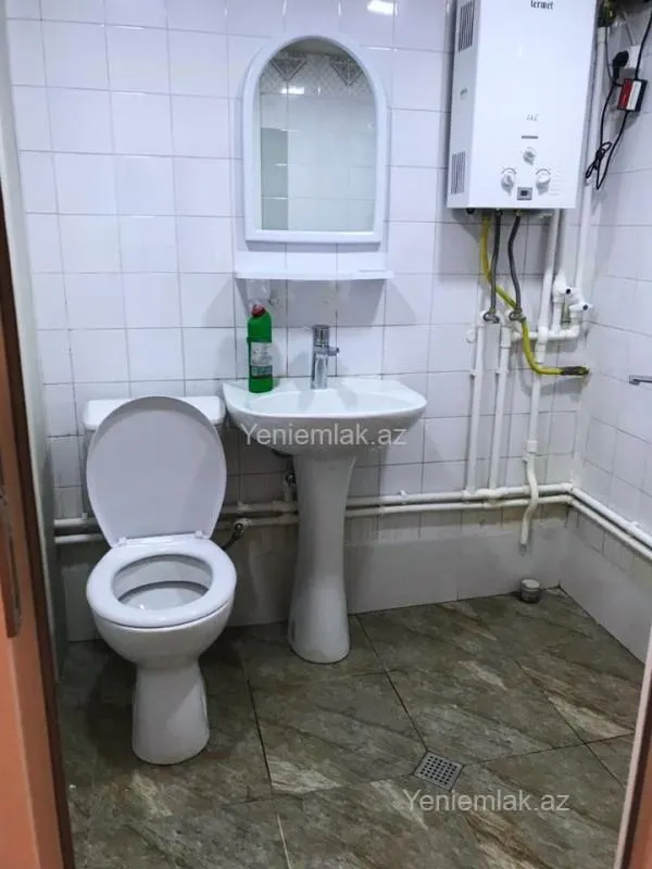 Satılır 1 otaqlı köhnə tikili 40 m²