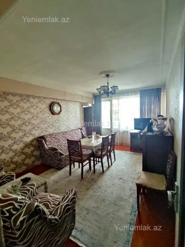 Satılır 3 otaqlı köhnə tikili 90 m²