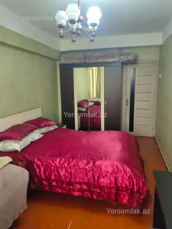 Satılır 3 otaqlı köhnə tikili 90 m²