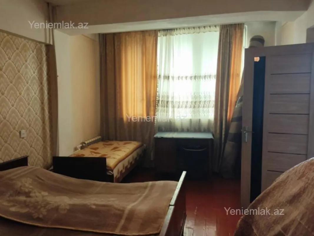 Satılır 3 otaqlı köhnə tikili 90 m²