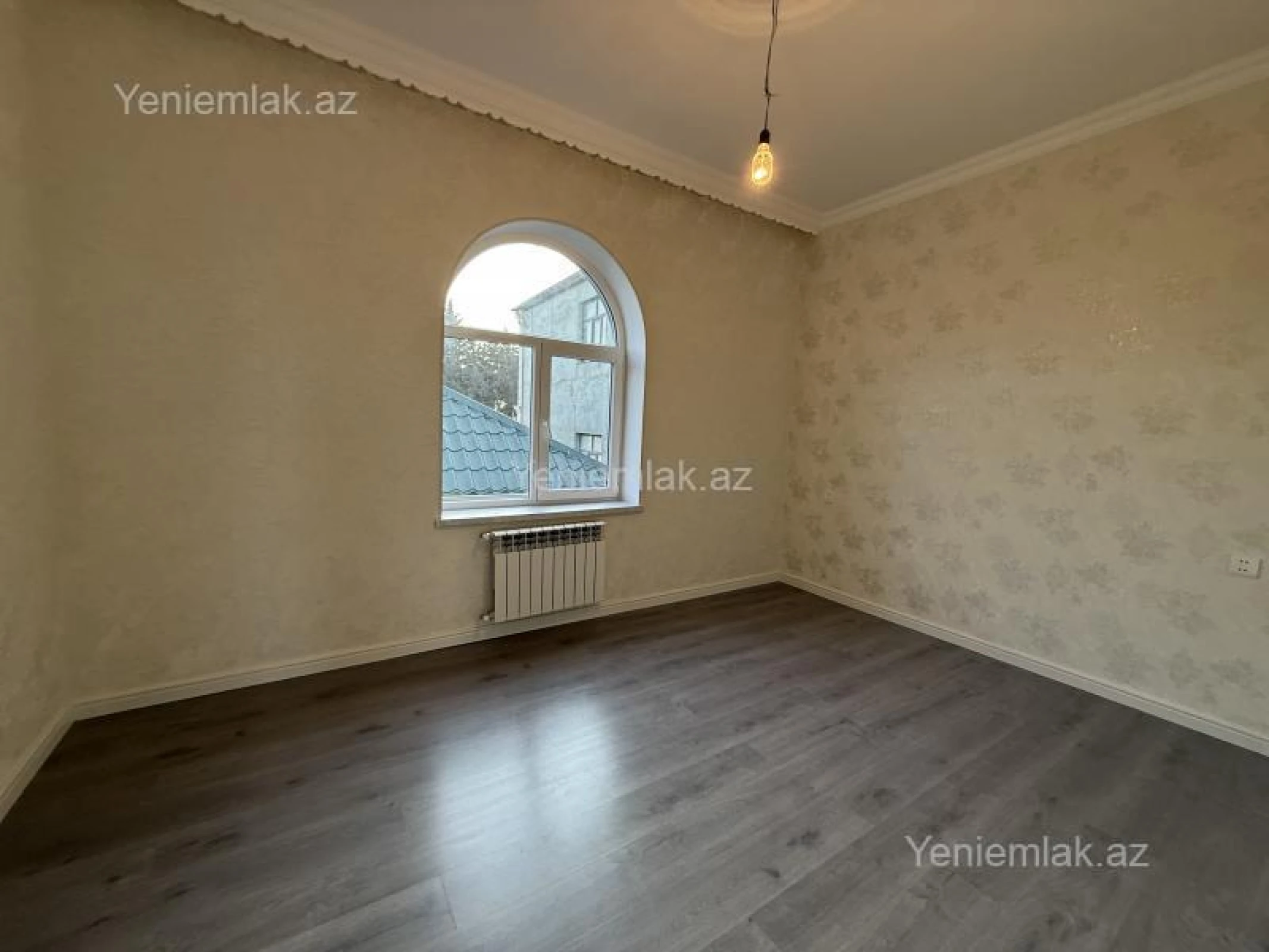 Satılır 6 otaqlı həyət evi 250 m²