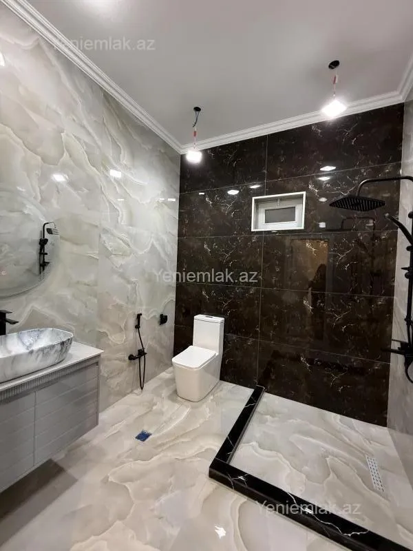 Satılır 6 otaqlı həyət evi 250 m²