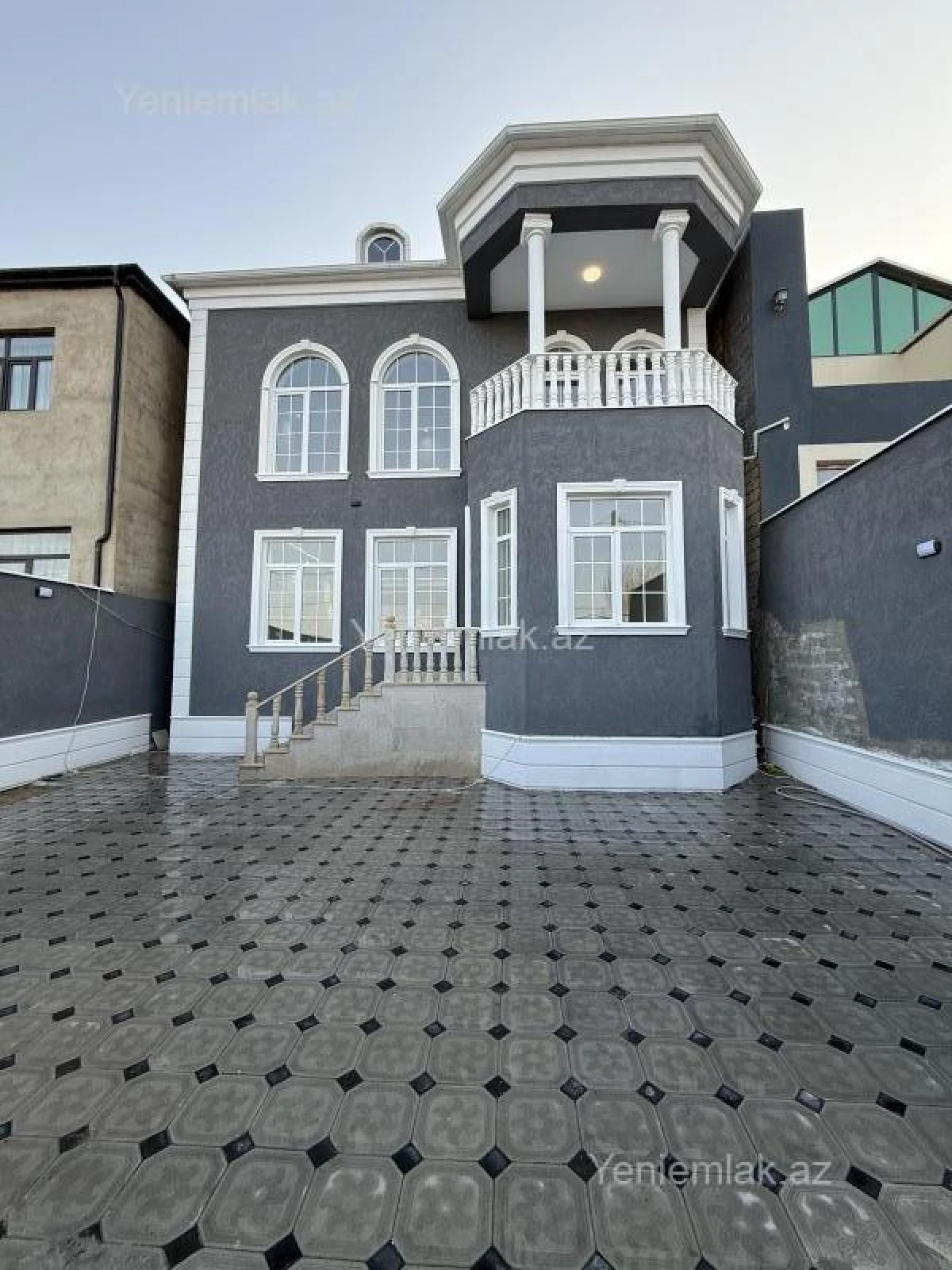 Satılır 6 otaqlı həyət evi 250 m²