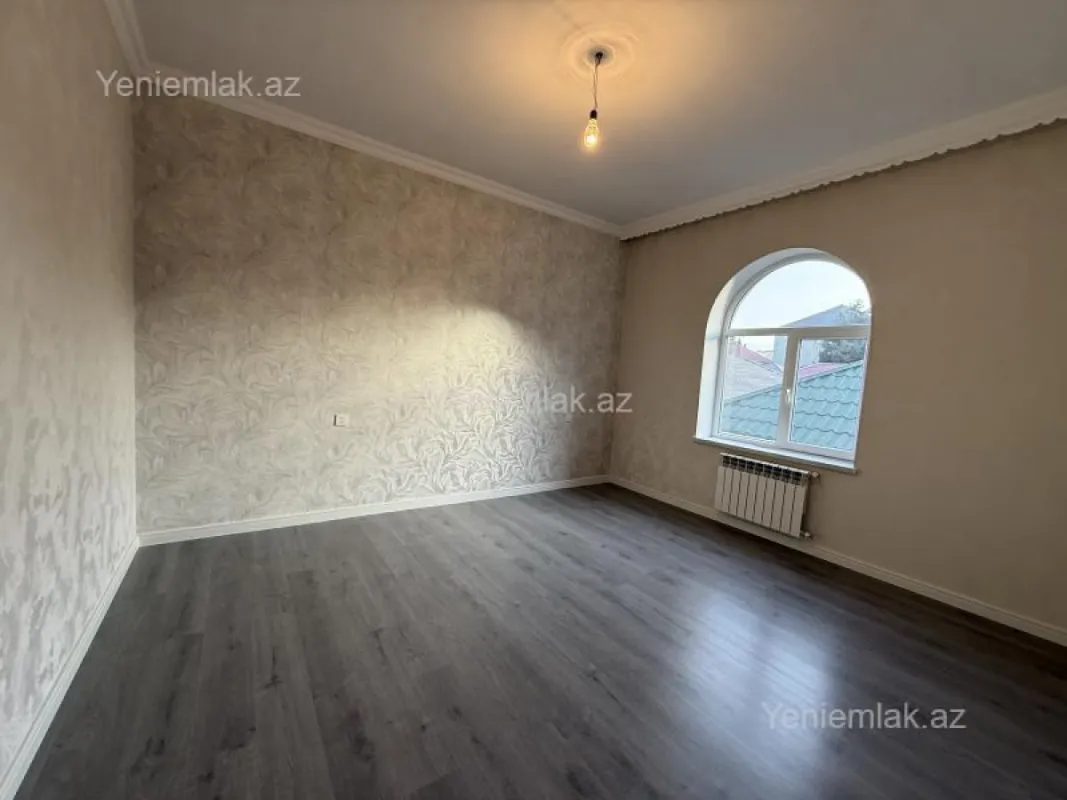 Satılır 6 otaqlı həyət evi 250 m²