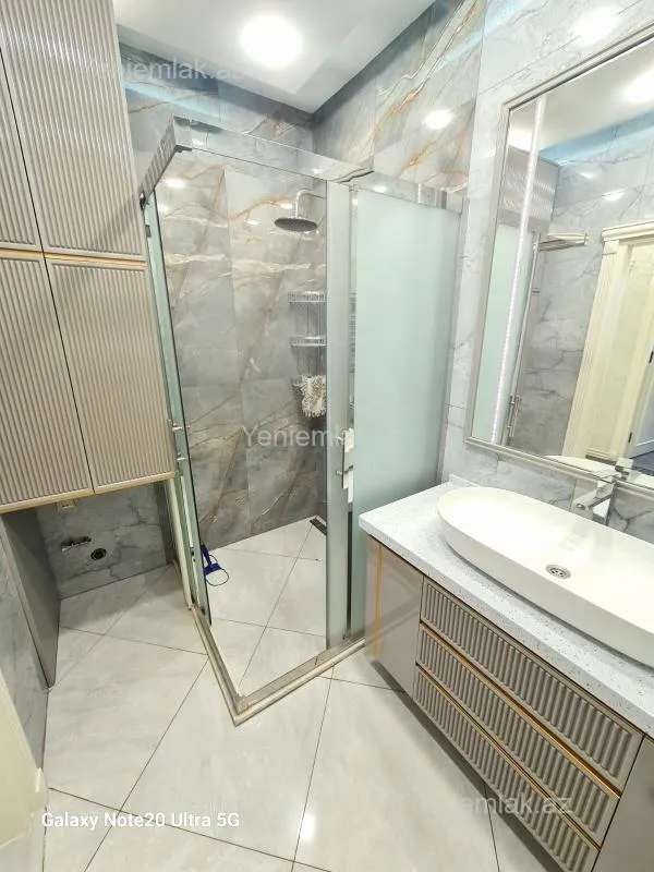 Satılır 4 otaqlı yeni tikili 186 m²