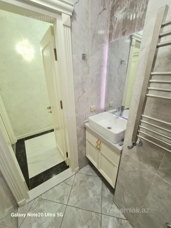 Satılır 4 otaqlı yeni tikili 186 m²
