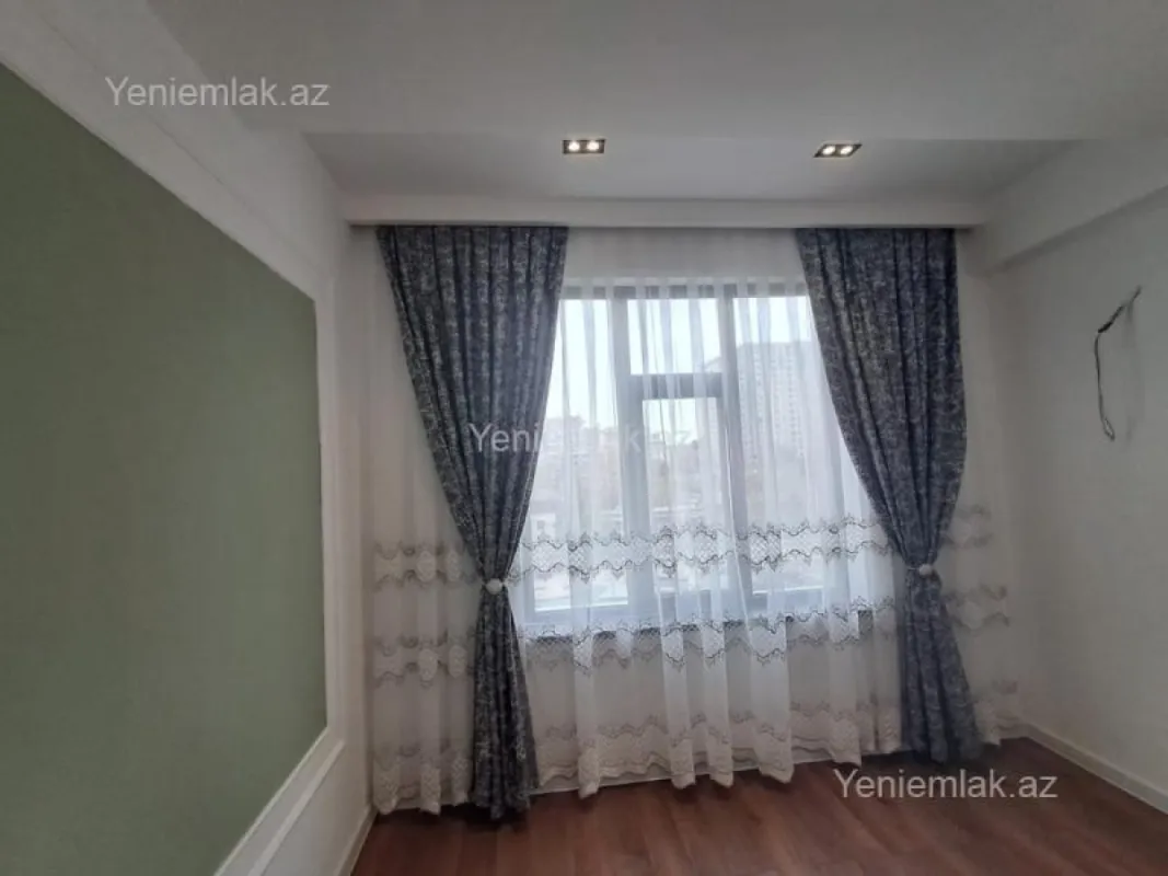 Satılır 3 otaqlı yeni tikili 80 m²