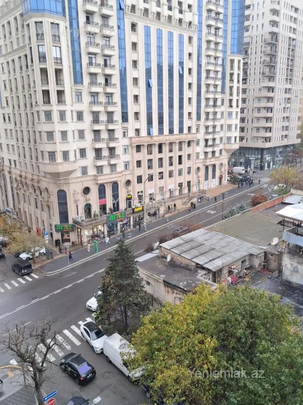 Satılır 3 otaqlı yeni tikili 80 m²