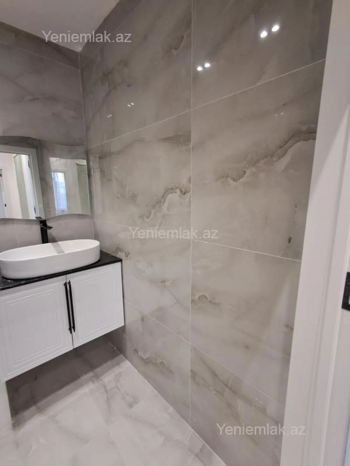 Satılır 3 otaqlı yeni tikili 80 m²