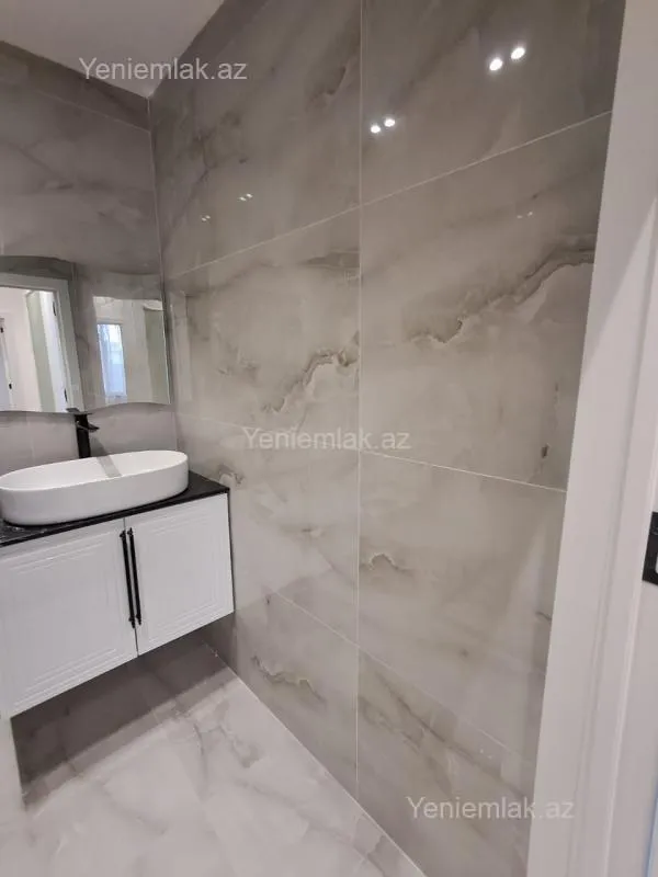 Satılır 3 otaqlı yeni tikili 80 m²