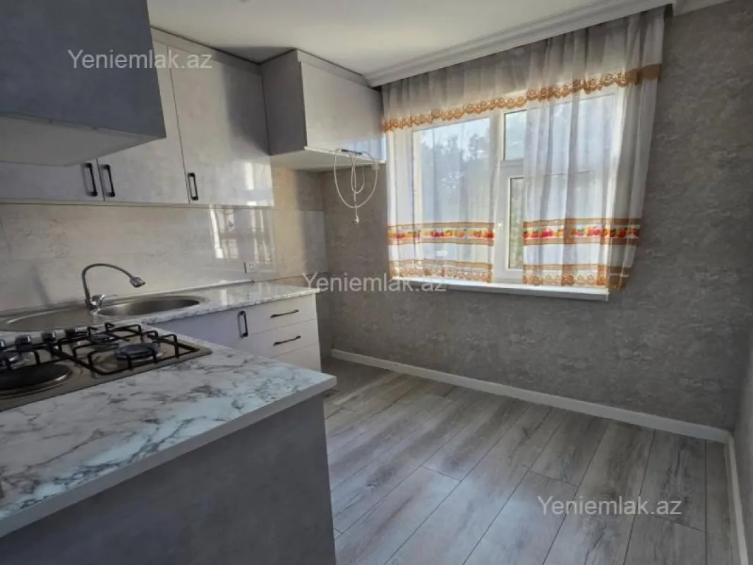 Satılır 1 otaqlı köhnə tikili 33 m²