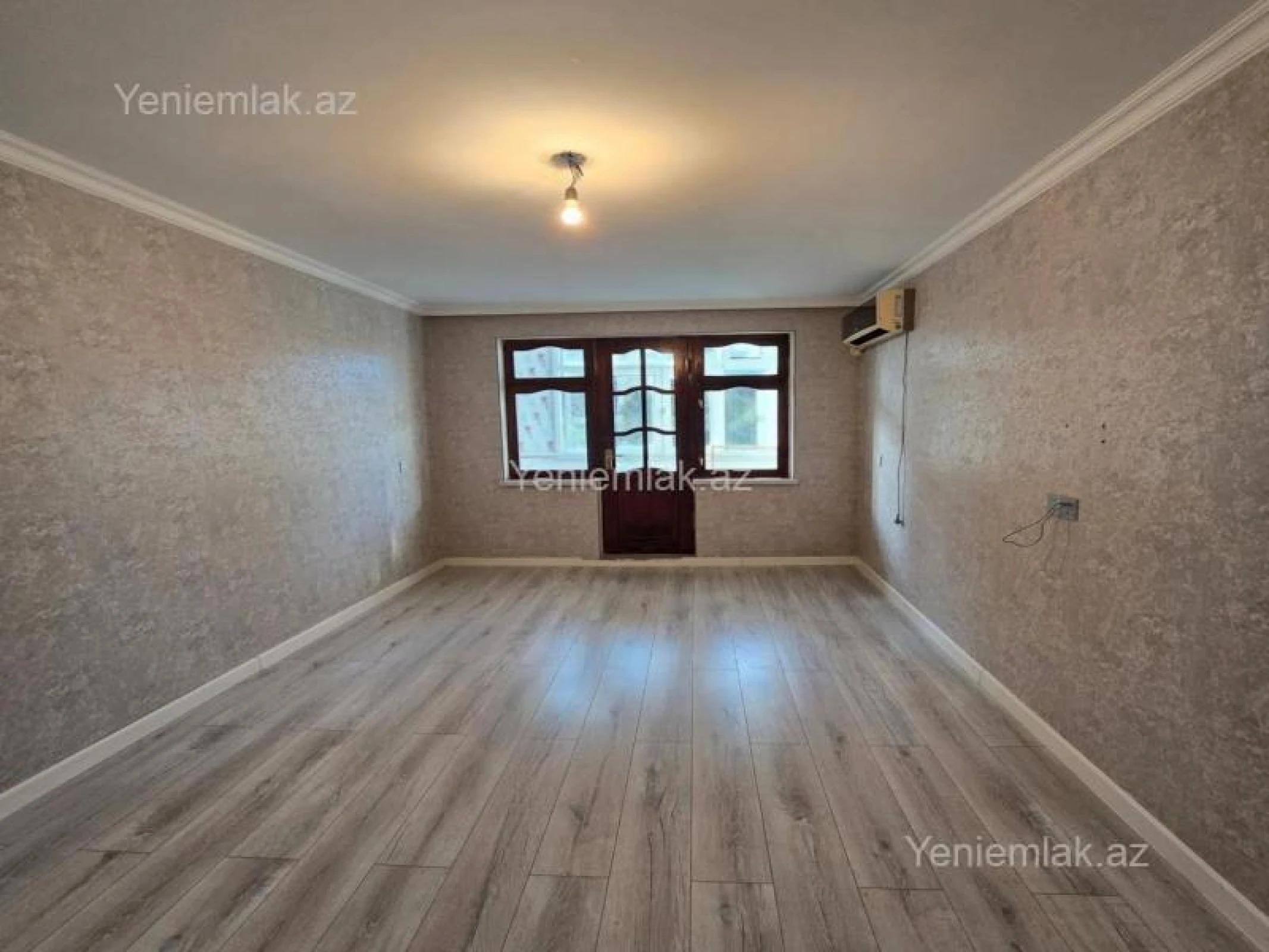 Satılır 1 otaqlı köhnə tikili 33 m²