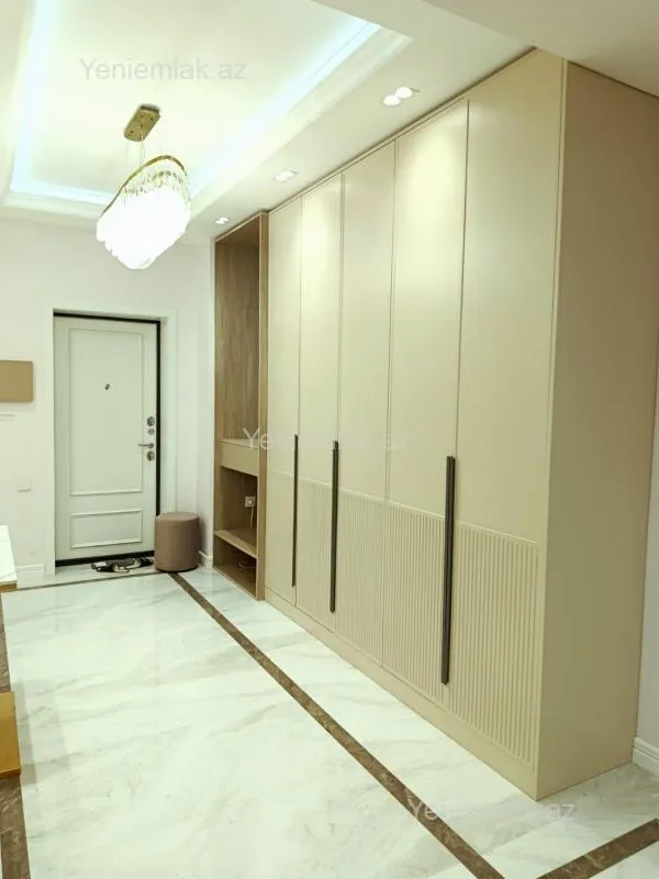 Satılır 3 otaqlı yeni tikili 110 m²