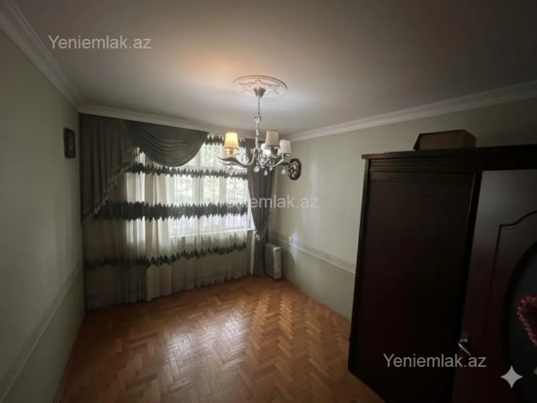 Satılır 4 otaqlı köhnə tikili 103 m²